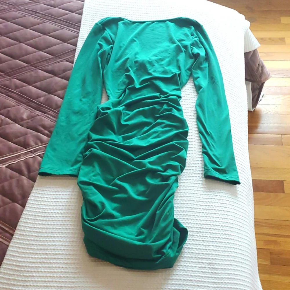 Elegant Green Long Sleeve Rushed Cut Out Dress